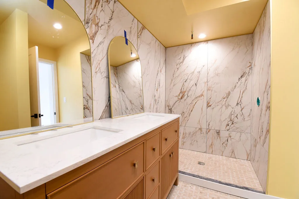 3547 West Hirsch Street Chicago IL 60651