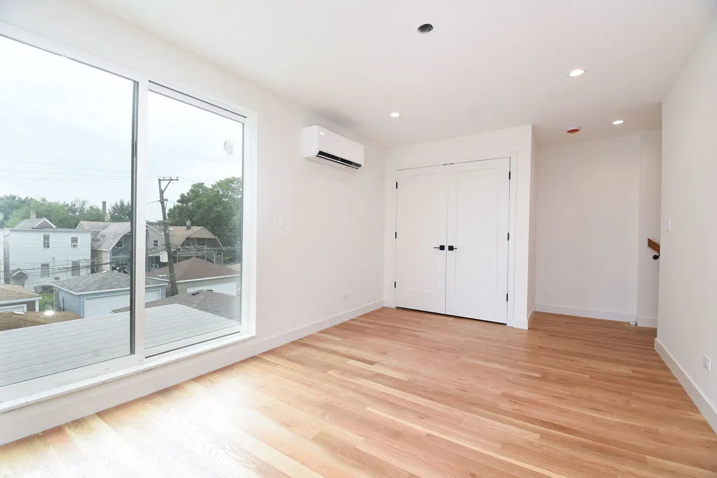 3547 West Hirsch Street Chicago IL 60651