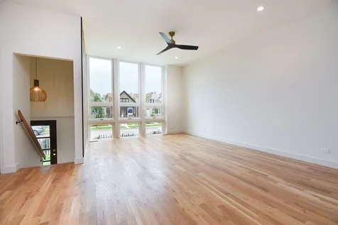 3547 West Hirsch Street Chicago IL 60651