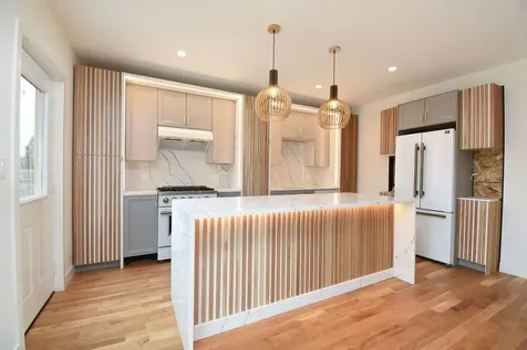 3547 West Hirsch Street Chicago IL 60651