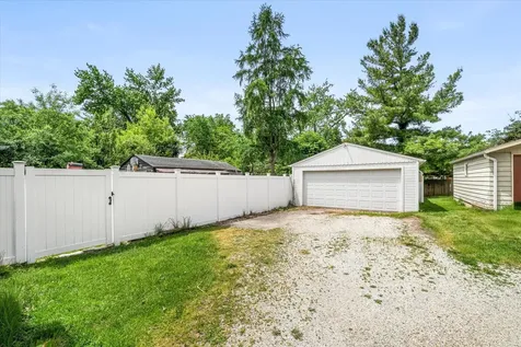 849 North 11th Street Dekalb IL 60115
