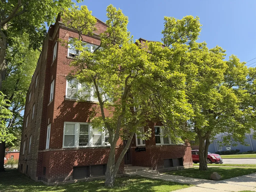 37 West 14th Place Chicago Heights IL 60411