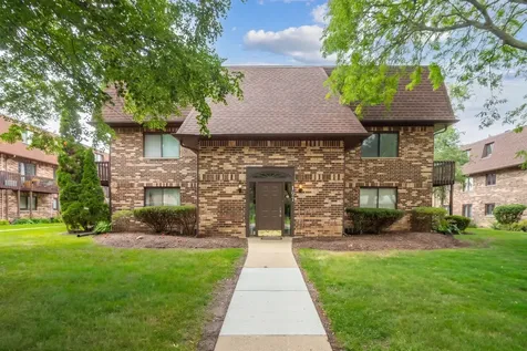 197 Uteg Street Crystal Lake IL 60014