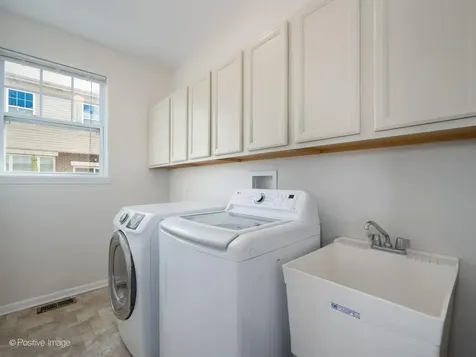 406 Concord Court Morton Grove IL 60053