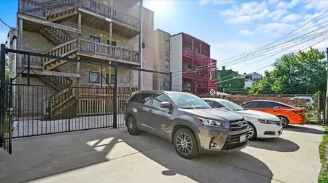 4530 South Michigan Avenue Chicago IL 60653