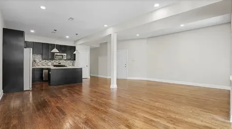 4530 South Michigan Avenue Chicago IL 60653