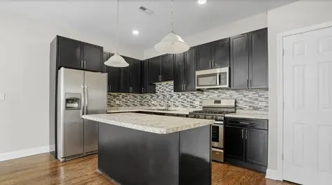 4530 South Michigan Avenue Chicago IL 60653