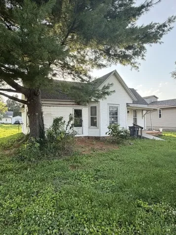 207 South Railroad Street Lovington IL 61937