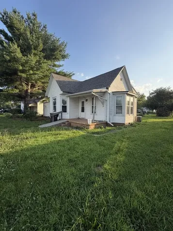 207 South Railroad Street Lovington IL 61937
