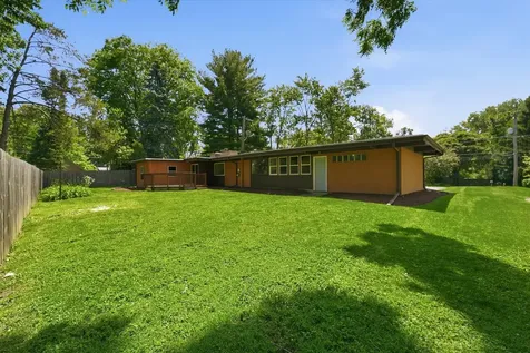 1460 Eagle Road Elgin IL 60123