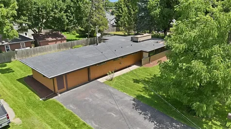 1460 Eagle Road Elgin IL 60123