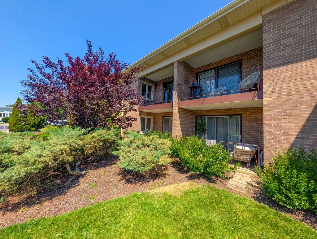 483 North Larch Avenue Elmhurst IL 60126