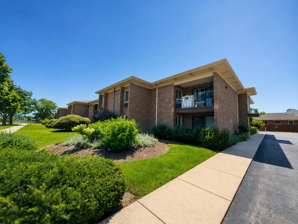 483 North Larch Avenue Elmhurst IL 60126