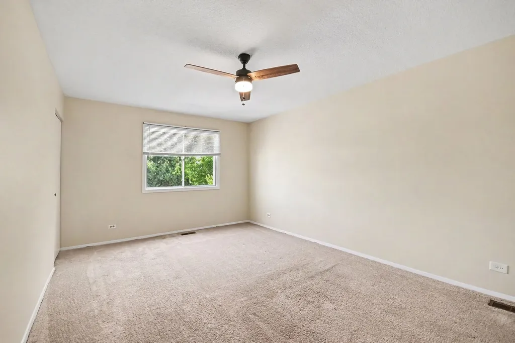43 Stonefield Drive Glendale Heights IL 60139