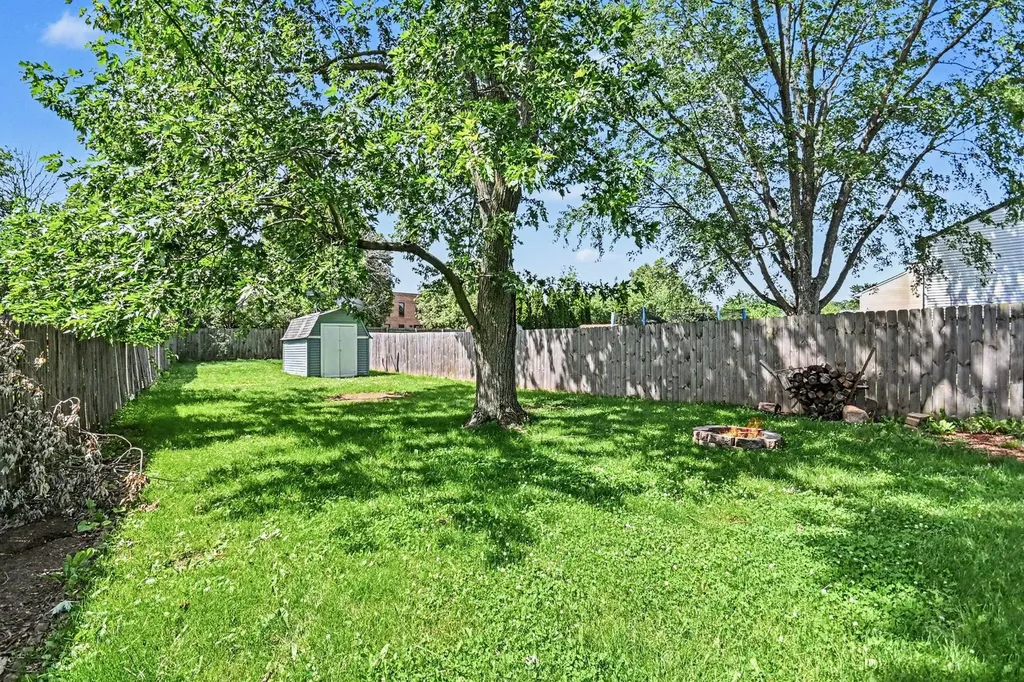 43 Stonefield Drive Glendale Heights IL 60139