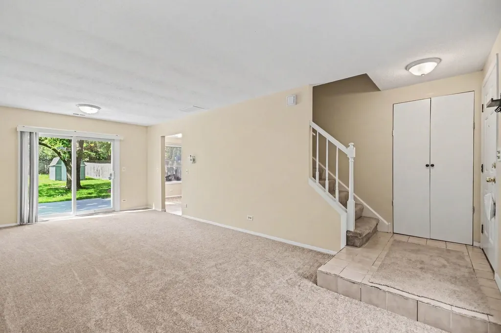43 Stonefield Drive Glendale Heights IL 60139