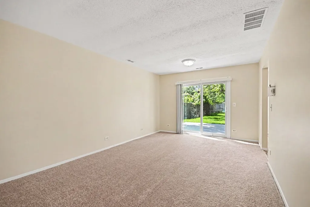 43 Stonefield Drive Glendale Heights IL 60139