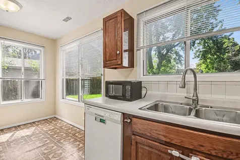 43 Stonefield Drive Glendale Heights IL 60139