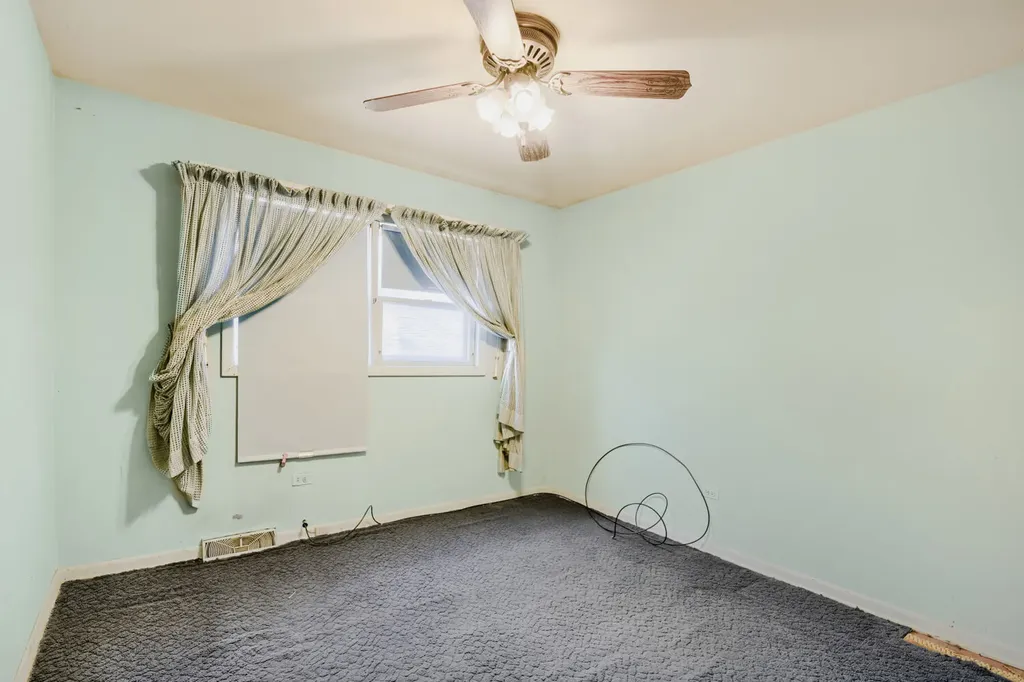 1129 West 107th Street Chicago IL 60643