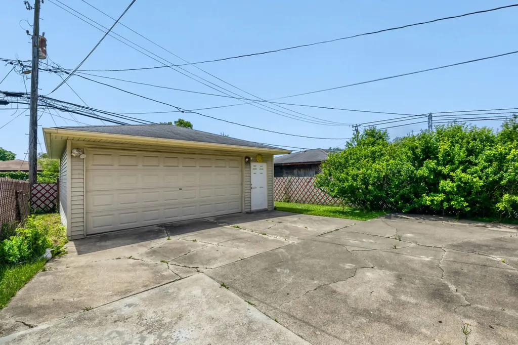 1129 West 107th Street Chicago IL 60643