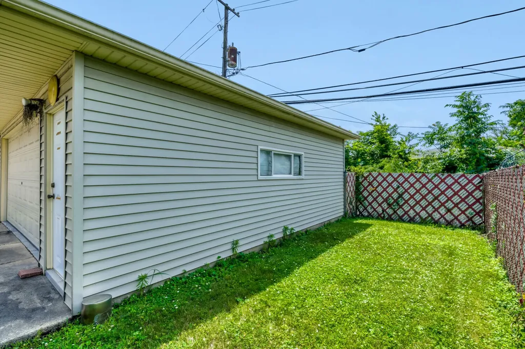 1129 West 107th Street Chicago IL 60643