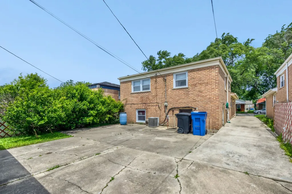 1129 West 107th Street Chicago IL 60643