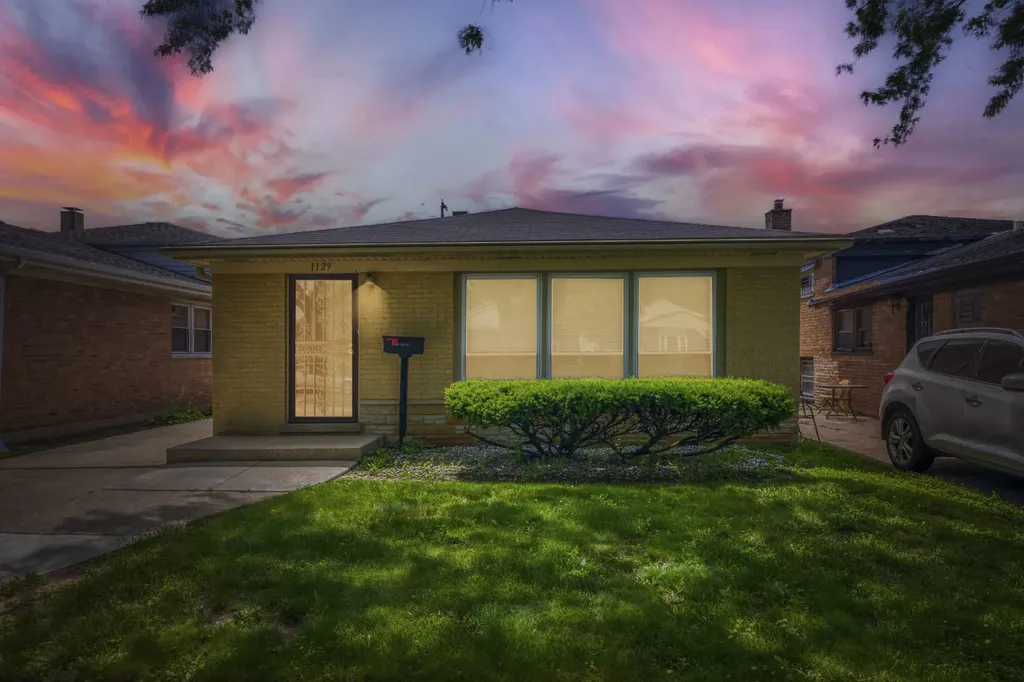 1129 West 107th Street Chicago IL 60643