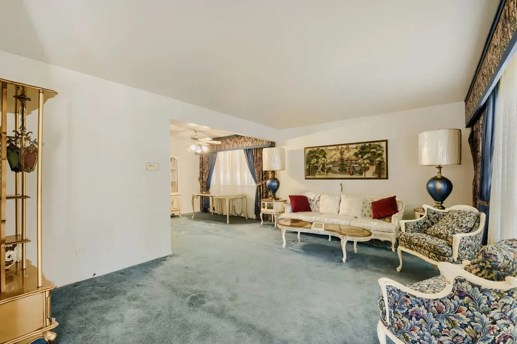 1129 West 107th Street Chicago IL 60643