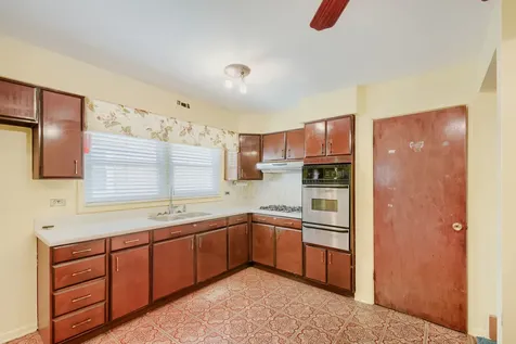 1129 West 107th Street Chicago IL 60643