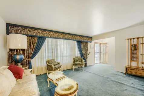 1129 West 107th Street Chicago IL 60643