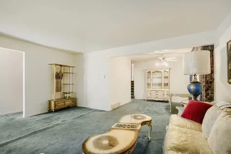 1129 West 107th Street Chicago IL 60643