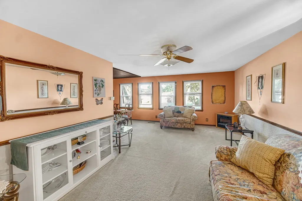 308 Pacific Drive Bolingbrook IL 60440