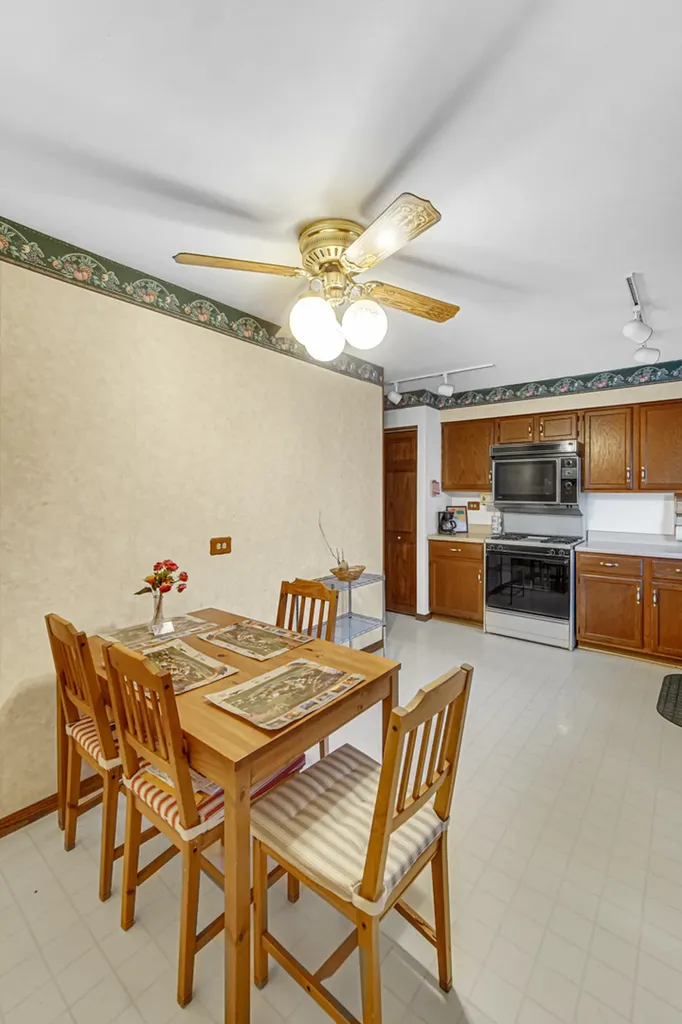 308 Pacific Drive Bolingbrook IL 60440