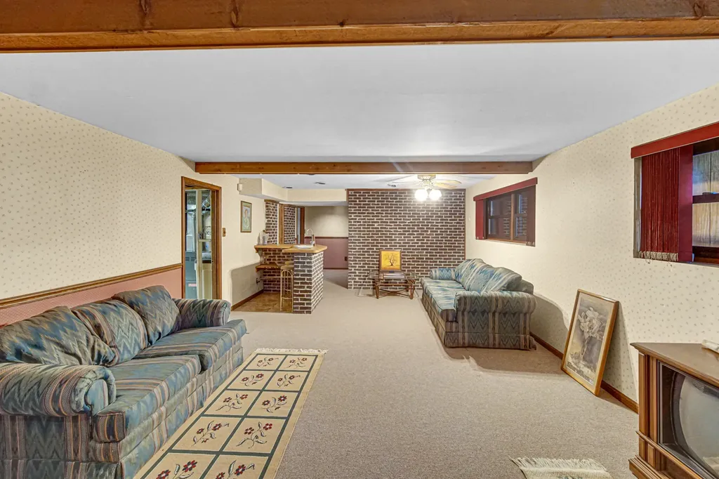 308 Pacific Drive Bolingbrook IL 60440