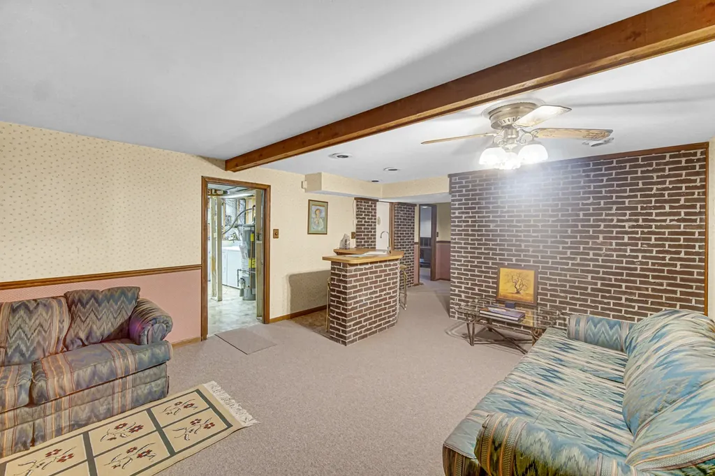 308 Pacific Drive Bolingbrook IL 60440