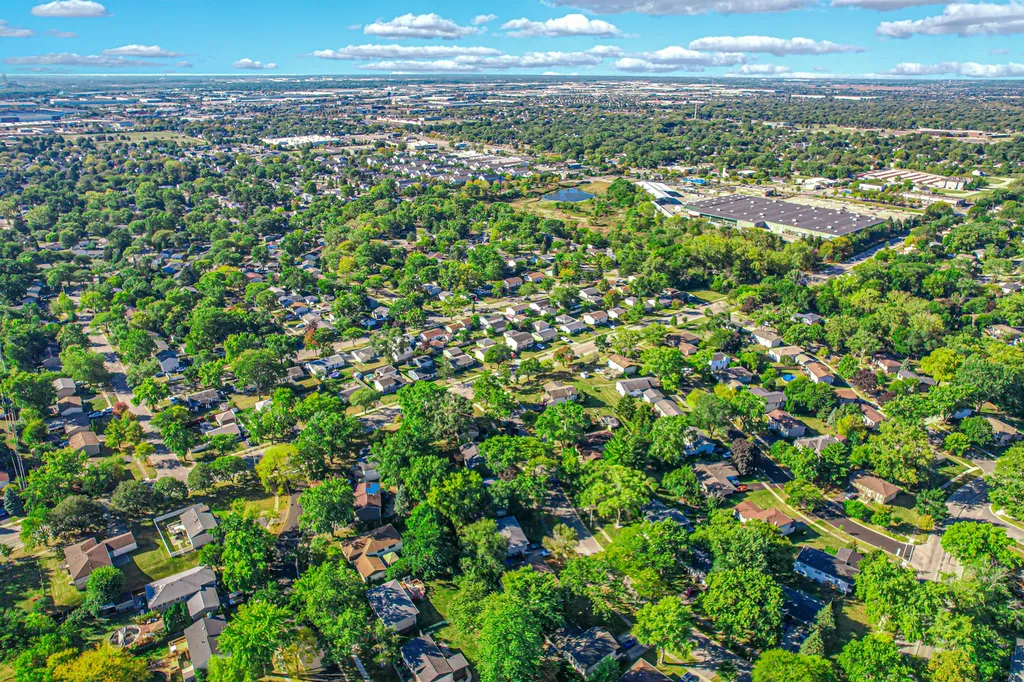 308 Pacific Drive Bolingbrook IL 60440
