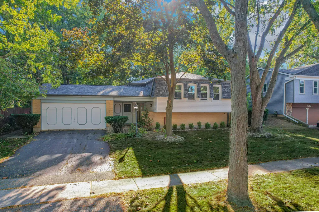 308 Pacific Drive Bolingbrook IL 60440