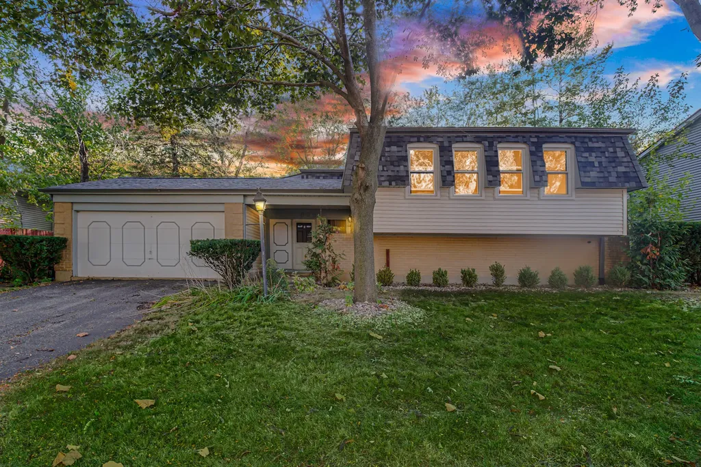 308 Pacific Drive Bolingbrook IL 60440