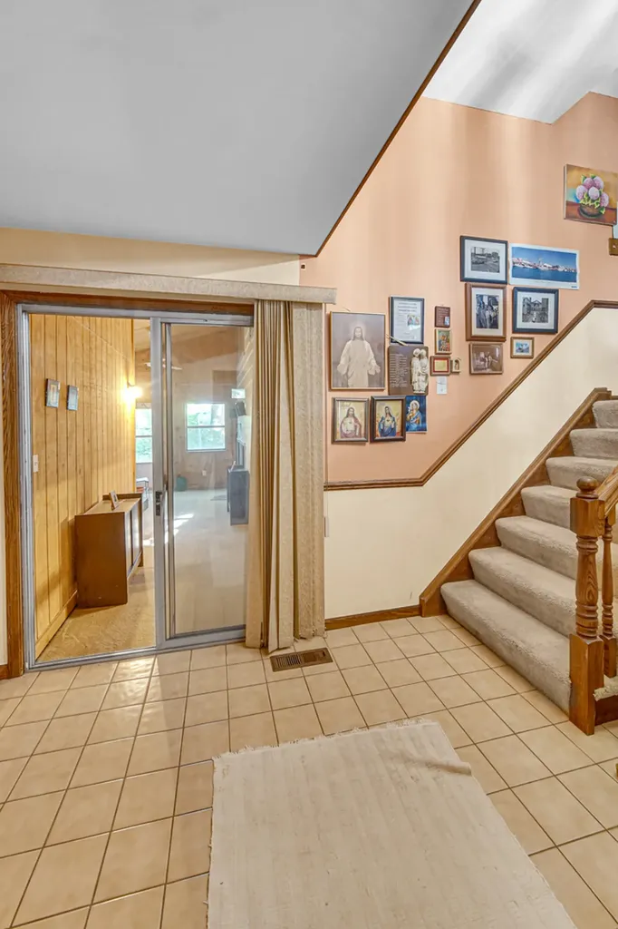 308 Pacific Drive Bolingbrook IL 60440