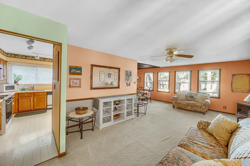 308 Pacific Drive Bolingbrook IL 60440