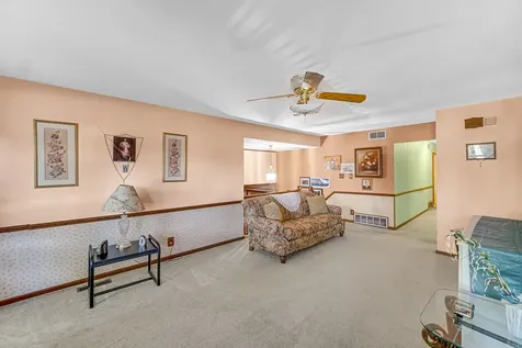 308 Pacific Drive Bolingbrook IL 60440
