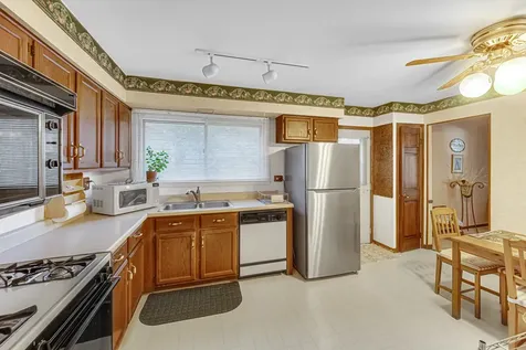 308 Pacific Drive Bolingbrook IL 60440