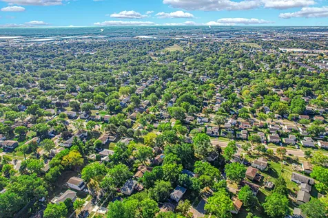308 Pacific Drive Bolingbrook IL 60440