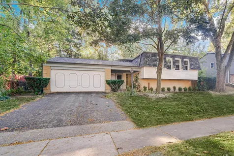 308 Pacific Drive Bolingbrook IL 60440