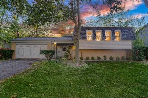 308 Pacific Drive Bolingbrook IL 60440