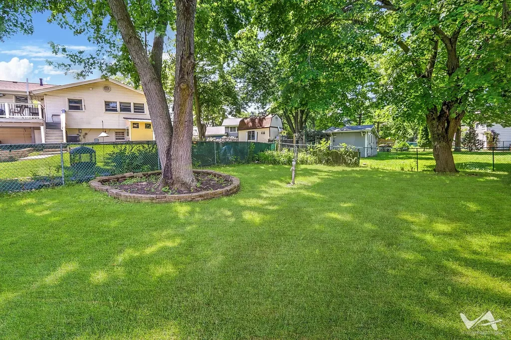 135 Jeffery Lane Schaumburg IL 60193