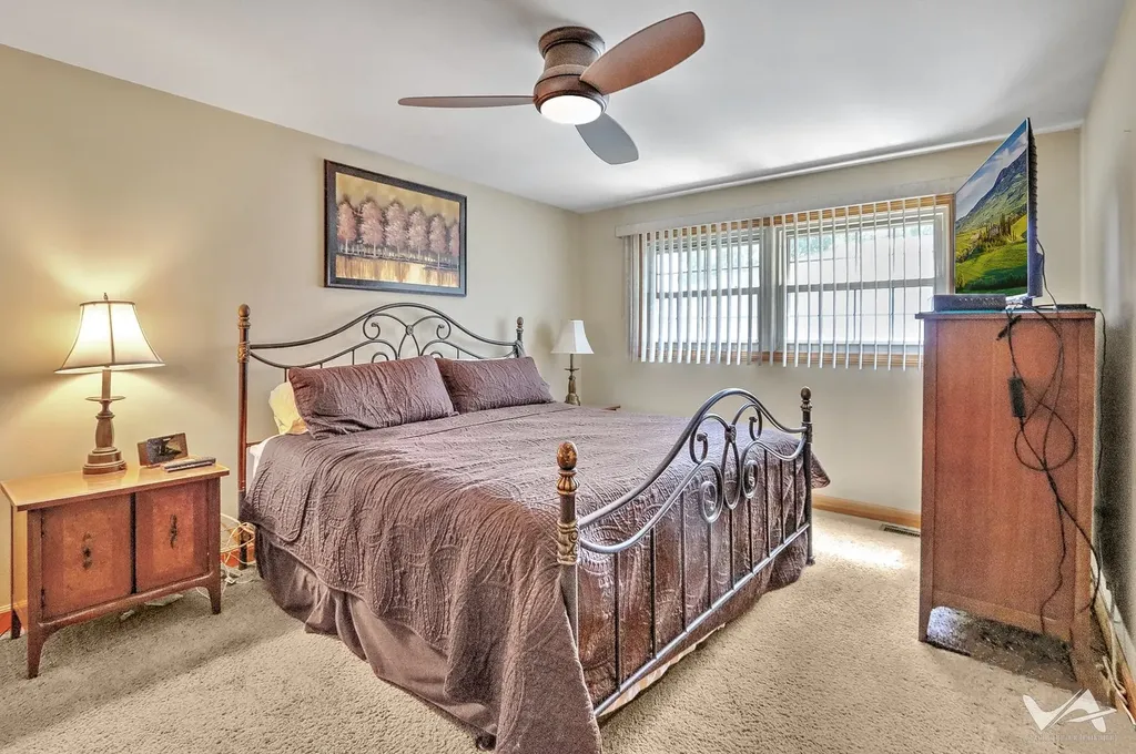 135 Jeffery Lane Schaumburg IL 60193