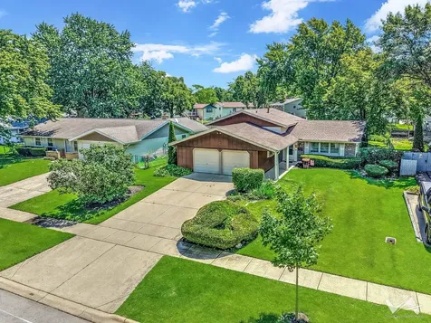 135 Jeffery Lane Schaumburg IL 60193
