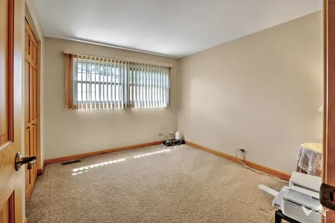 135 Jeffery Lane Schaumburg IL 60193