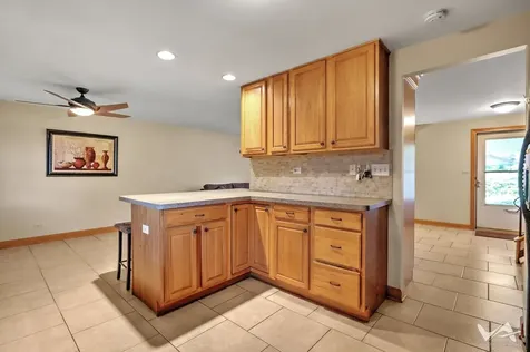 135 Jeffery Lane Schaumburg IL 60193